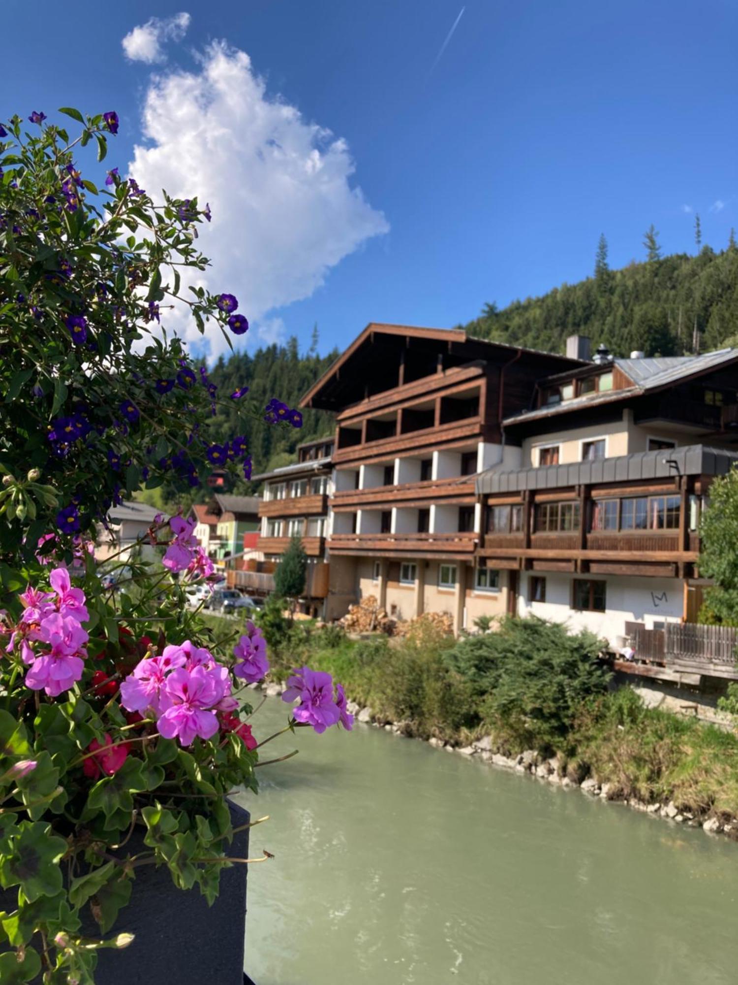 Hotel Lukasmayr Bruck an der Grossglocknerstrasse Luaran gambar